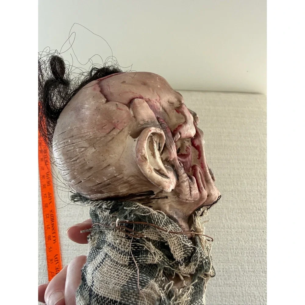Zombie Torso Halloween Prop Severed Head Horror Haunted House Decor Screaming